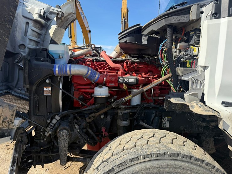 2021-kenworth-t880-image-9
