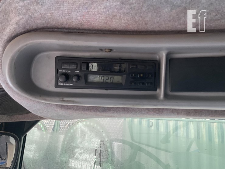 2003-new-holland-ts135a-image-14