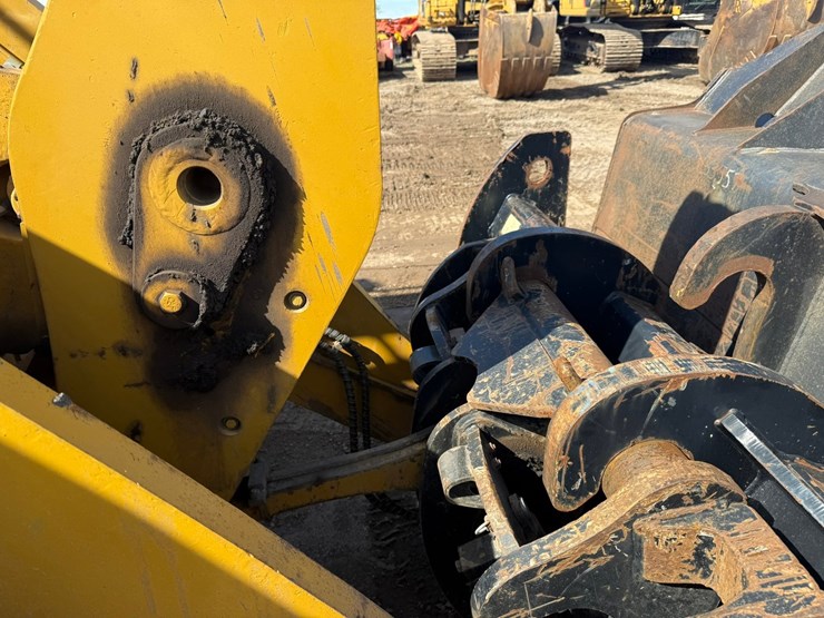 2013-caterpillar-950k-image-12