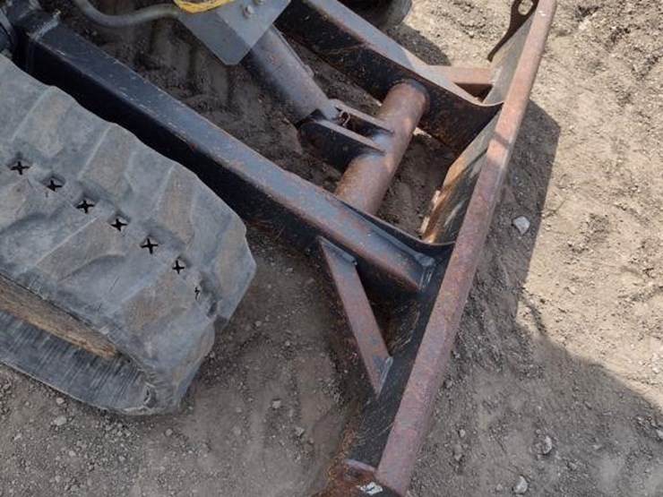 2012-new-holland-e27b-image-20