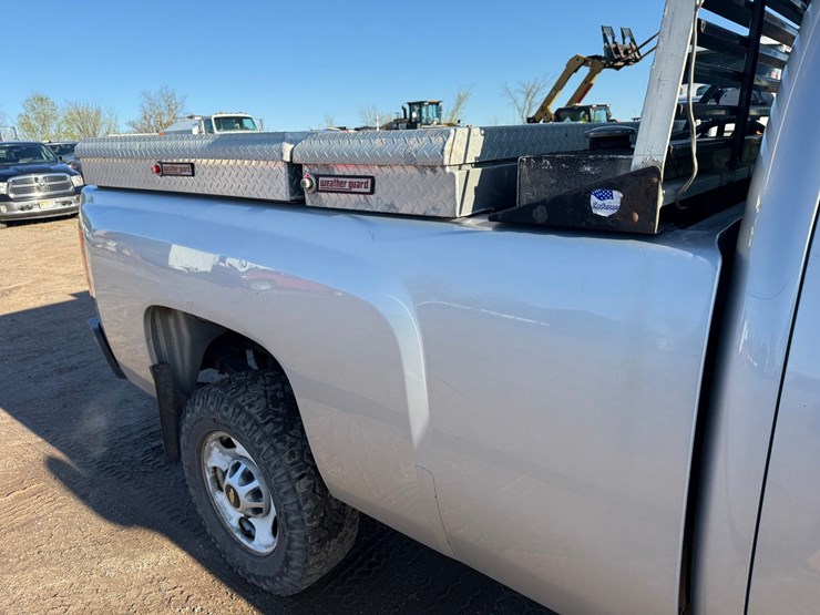 2014-chevrolet-2500-image-28