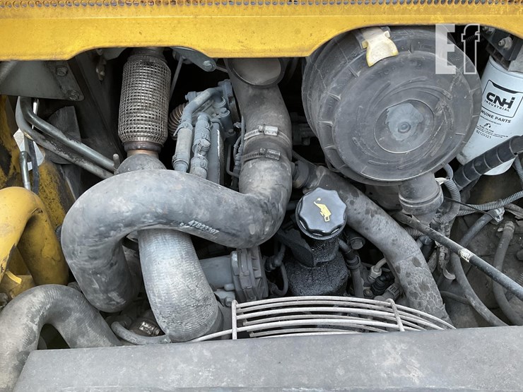 2018-new-holland-l228-image-15