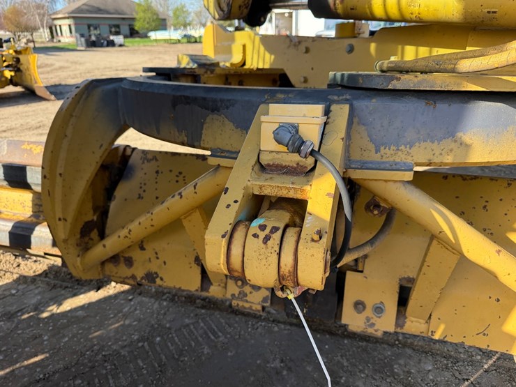 caterpillar-140g-image-21