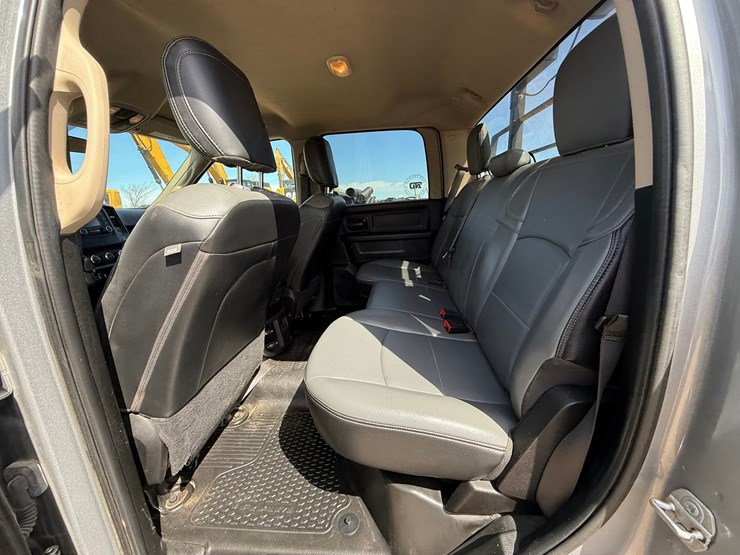 2021-dodge-2500-image-37