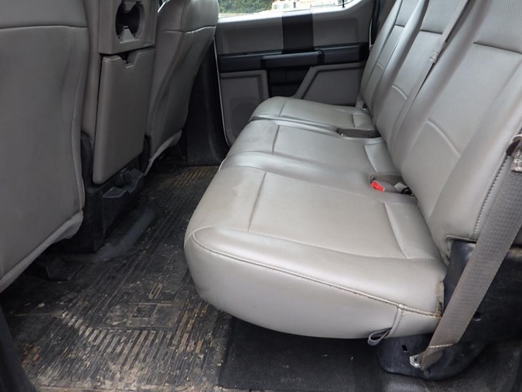 2020-ford-f550-image-28