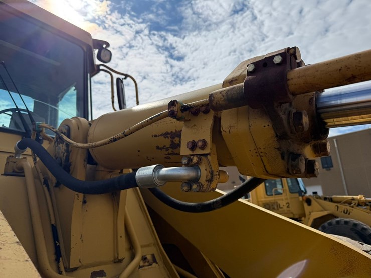 caterpillar-966e-image-19