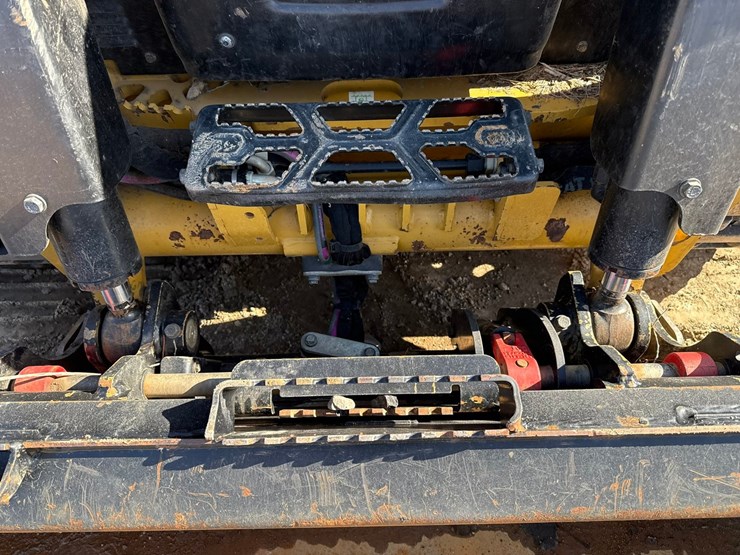 caterpillar-255-image-11