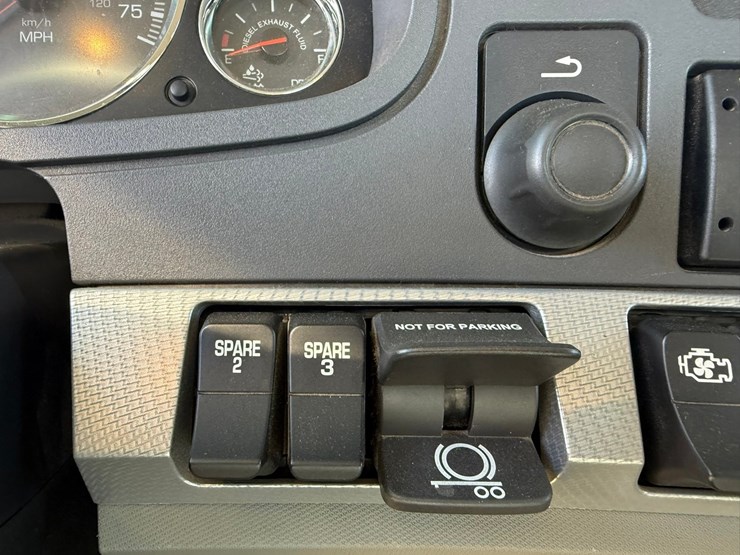 2021-kenworth-t880-image-80