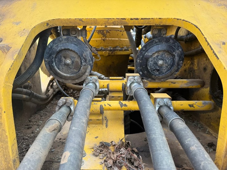komatsu-pc490-lc-11-image-19