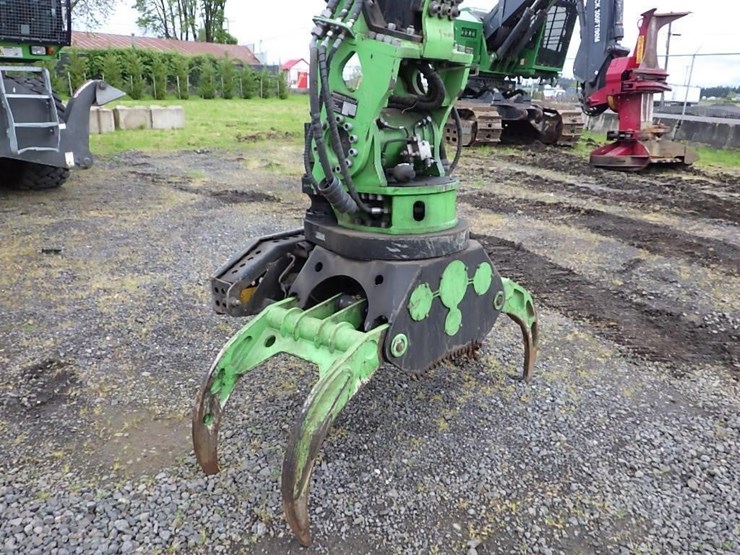 sennebogen-738e-tree-handler-image-38