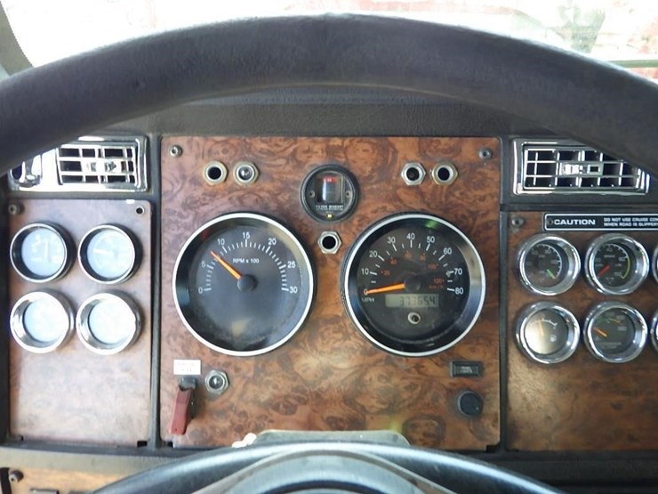 1999-kenworth-t800-image-58