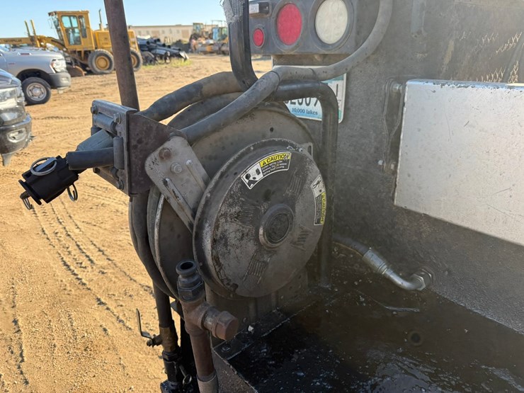 2017-ford-f550-xl-image-39