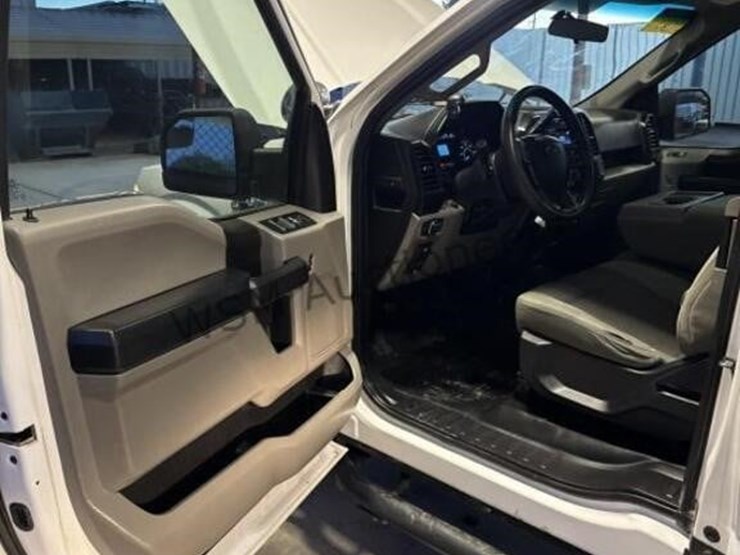 2015-ford-f150-image-24