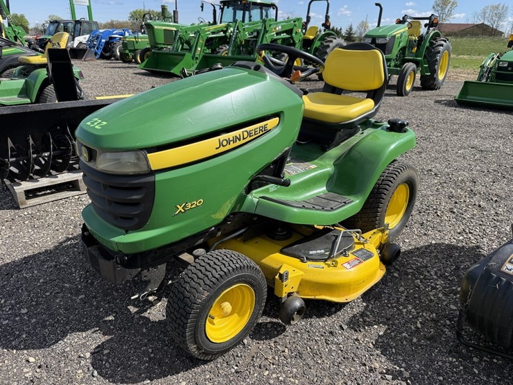 john-deere-x320-image-1