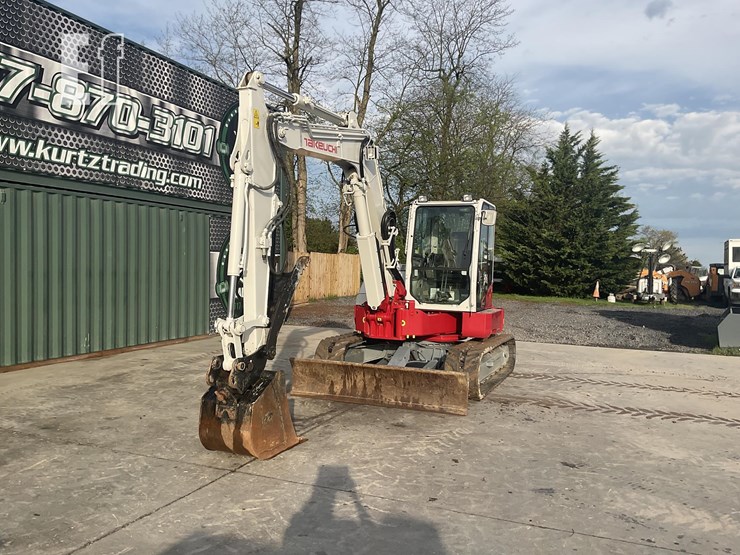 2015-takeuchi-tb280fr-image-8