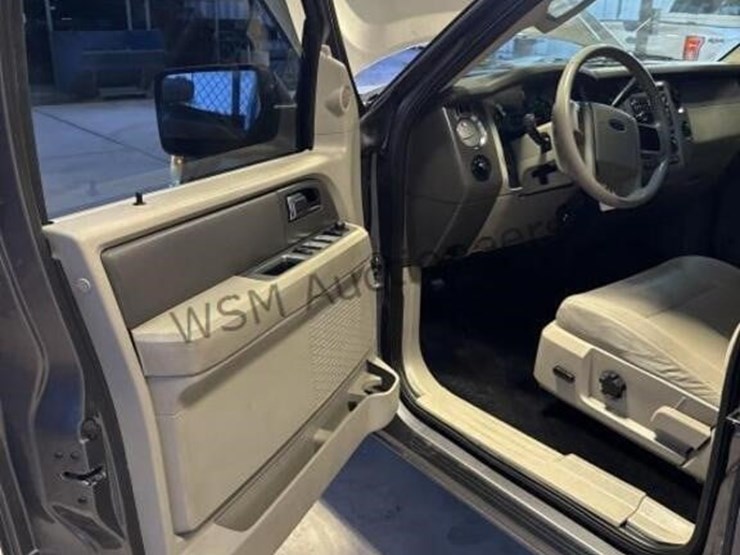 2014-ford-expedition-image-24