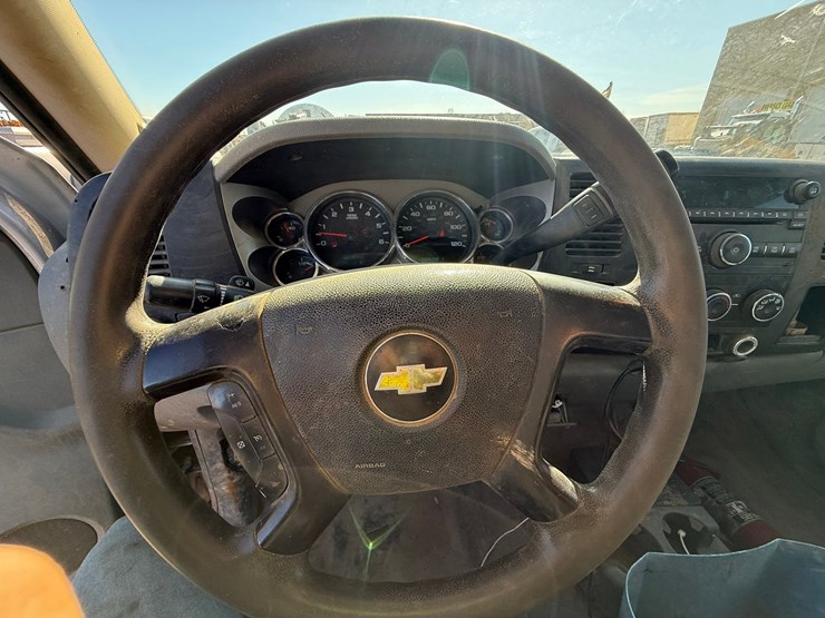 2013-chevrolet-2500-image-45