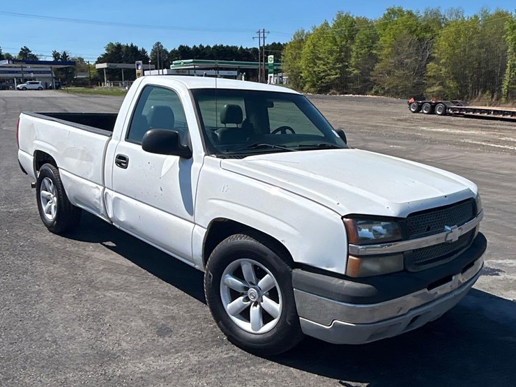 2003-chevrolet-silverado-regular-cab-pick-up-truck-image-1