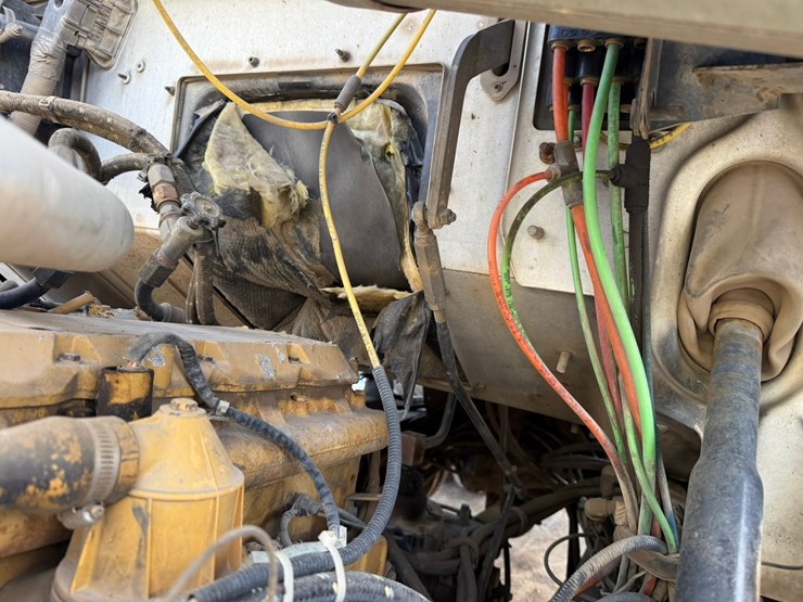 #6396-•-1997-ford-6911l-water-truck-image-22