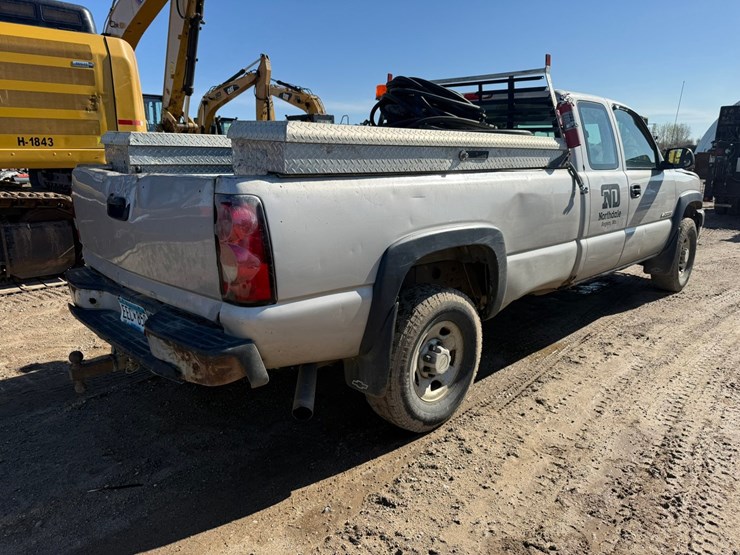 2006-chevrolet-2500-image-5