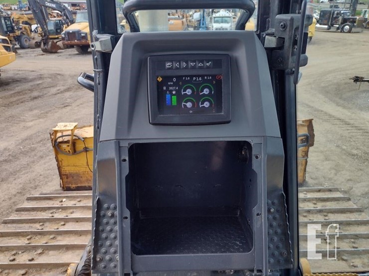 2021-deere-750l-lgp-image-7
