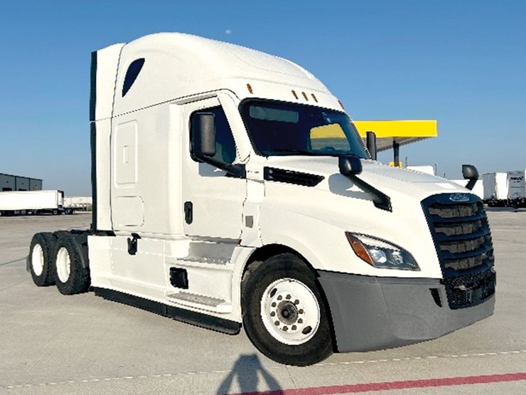 2022-freightliner-cascadia-126-image-1