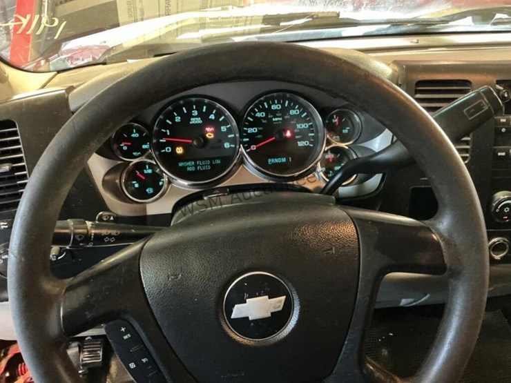 2010-chevrolet-silverado-2500hd-image-19