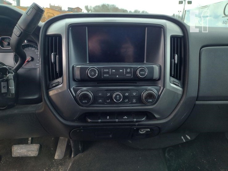 2017-chevrolet-1500-image-9