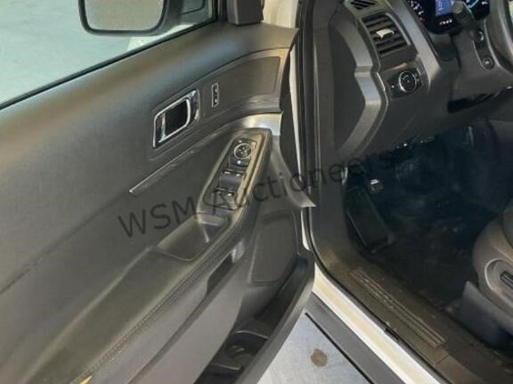 2014-ford-explorer-image-23