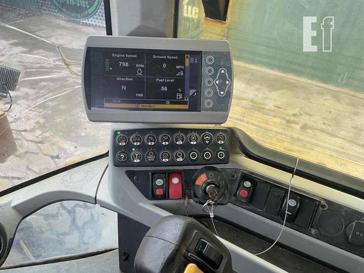 2015-caterpillar-938k-image-14