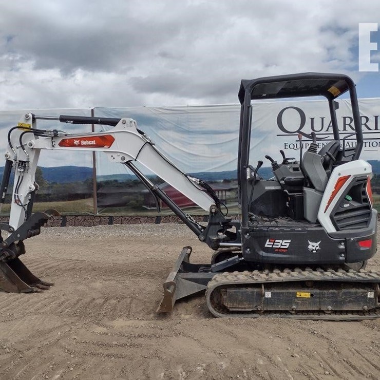 2022 BOBCAT E35i