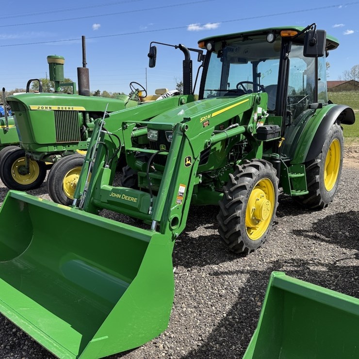JOHN DEERE 5055E