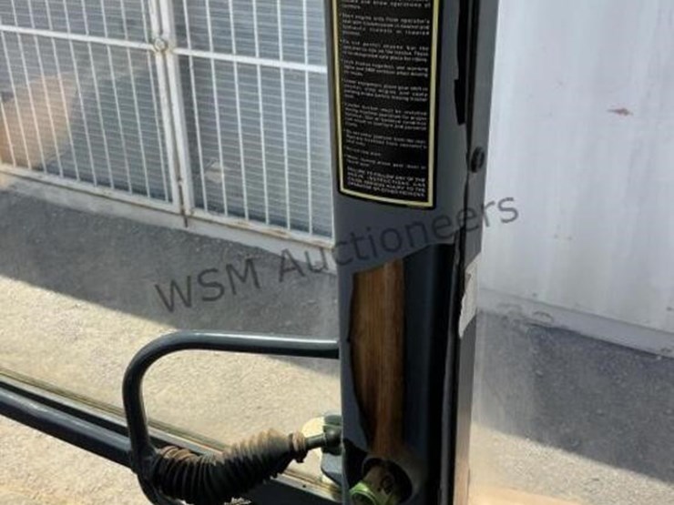 new-holland-555e-image-23