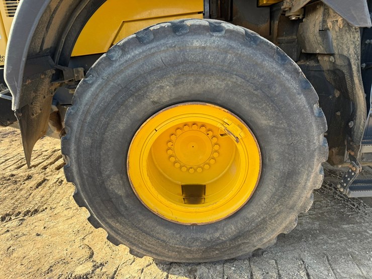 komatsu-wa380-image-130