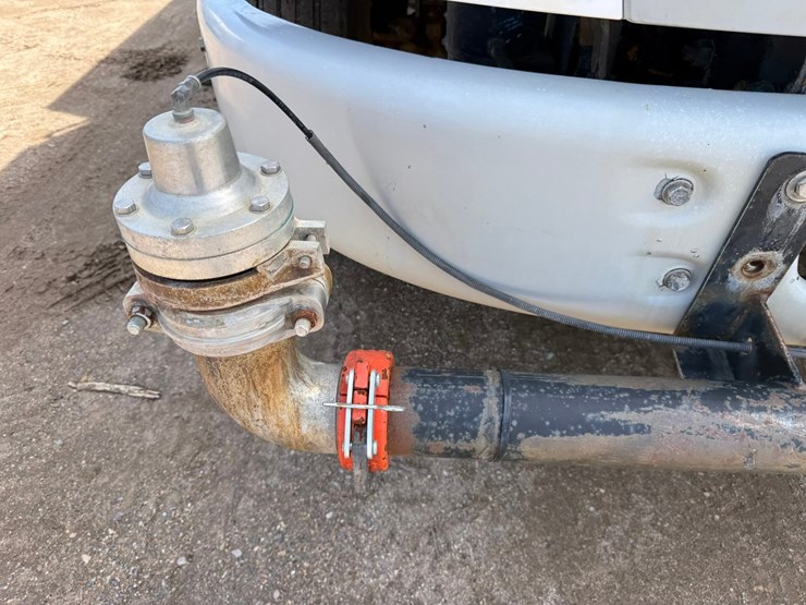 #6396-•-1997-ford-6911l-water-truck-image-10