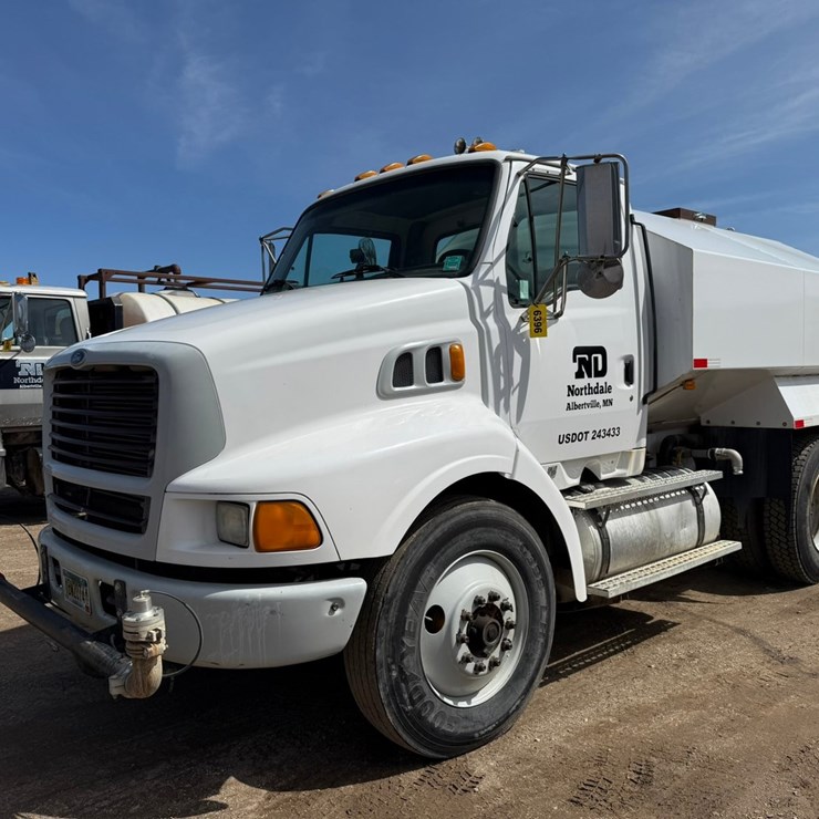 #6396 • 1997 Ford 6911L Water Truck
