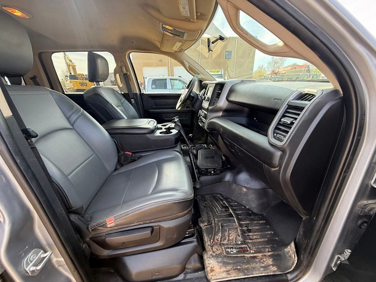 2021-dodge-2500-image-33