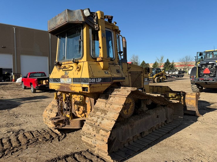 caterpillar-d4h-lgp-image-5