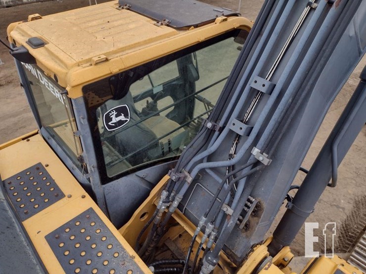 2006-deere-270d-lc-image-44