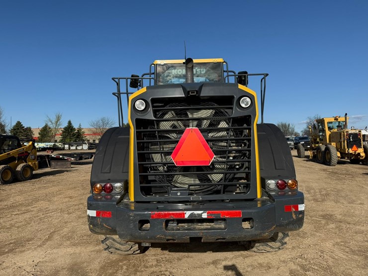 komatsu-wa380-image-4