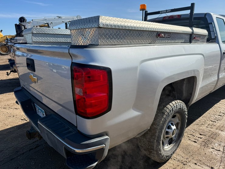2015-chevrolet-2500-image-14