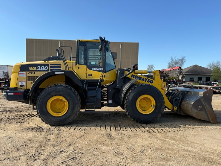 komatsu-wa380-image-6