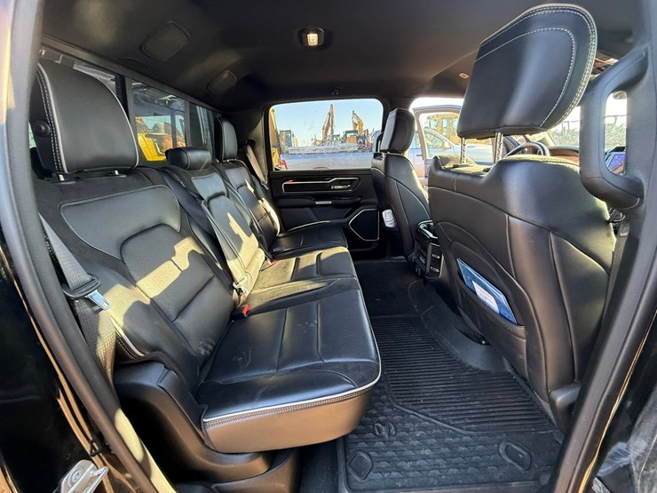 2021-dodge-1500-image-31