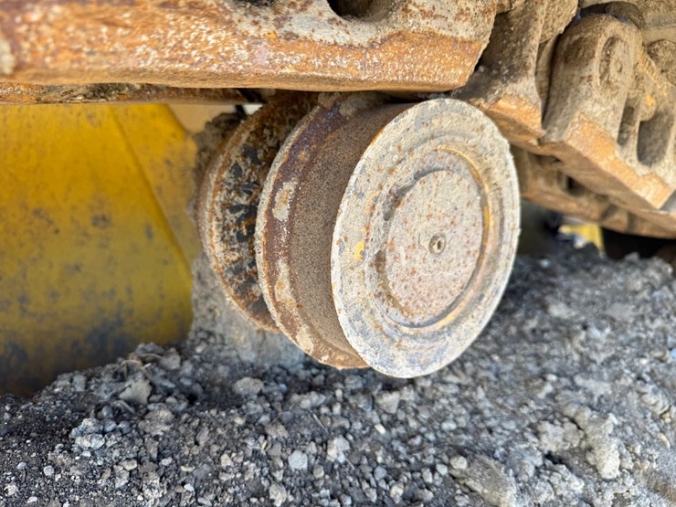 2014-komatsu-d51pxi-image-88