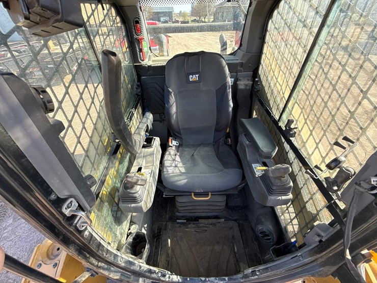 caterpillar-255-image-38