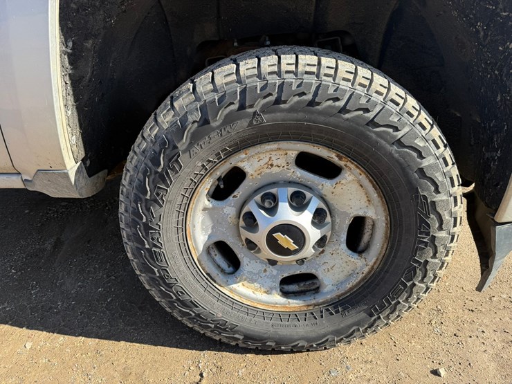 2015-chevrolet-2500-image-45