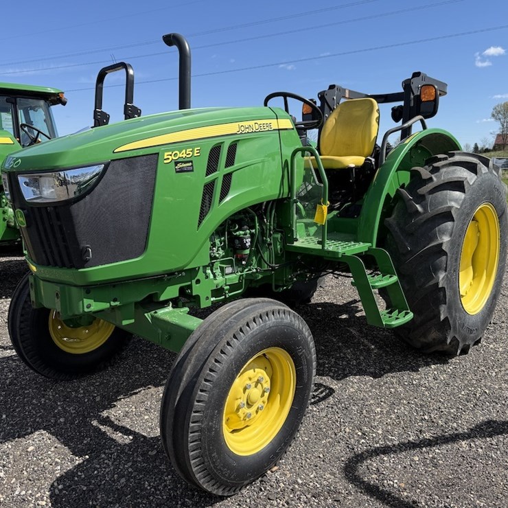 JOHN DEERE 5045E