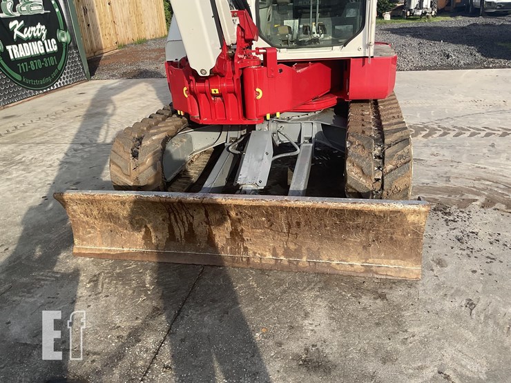 2015-takeuchi-tb280fr-image-14