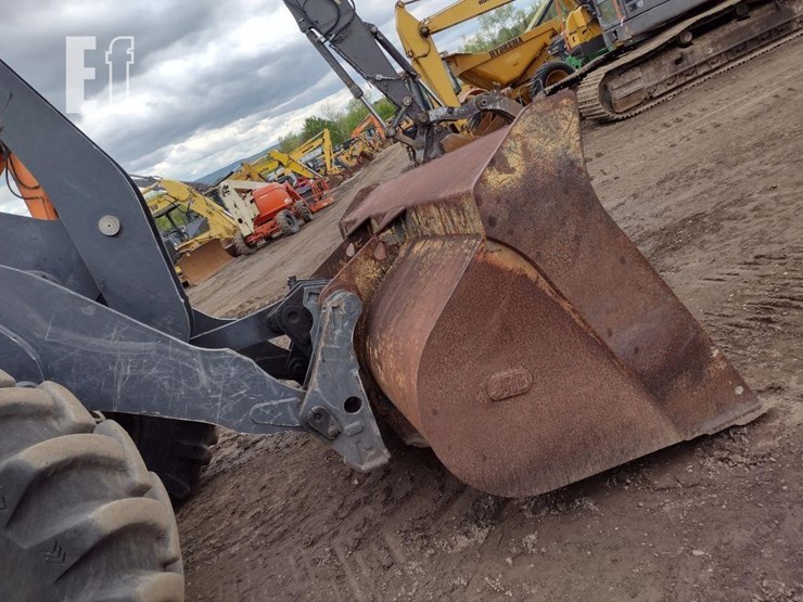 2019-deere-544l-image-26