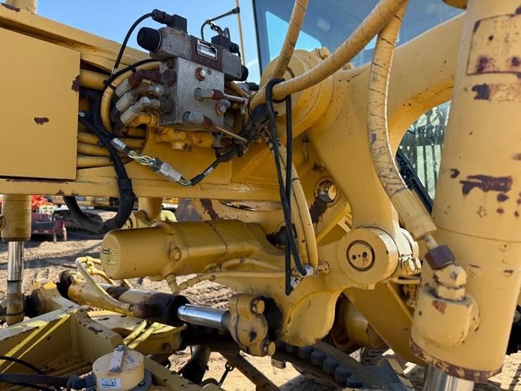 caterpillar-140g-image-30